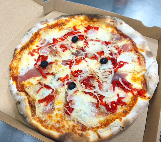 Pizza artisanale Basquaise - Pizzeria Hendaye