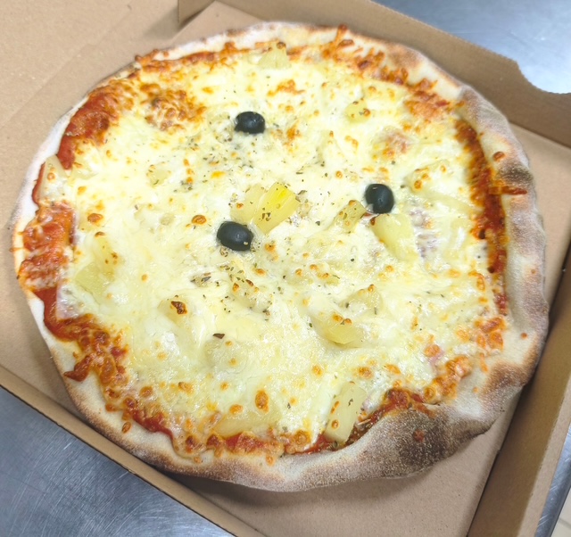 Pizza artisanale Hawaïenne - Pizzeria Hendaye